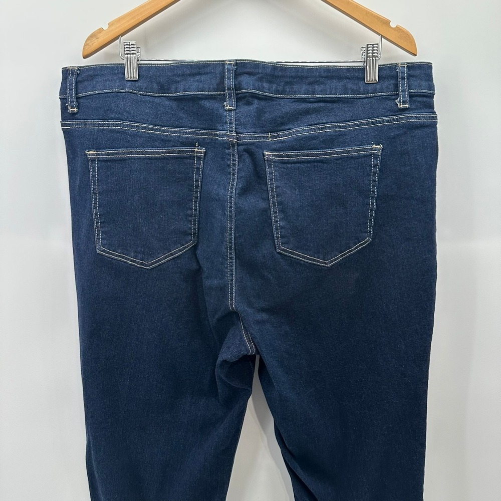 W62 Jeans Womens 18 Blue Denim Signature Fit Straight Leg Stretch Rhinestone - Picture 3 of 11